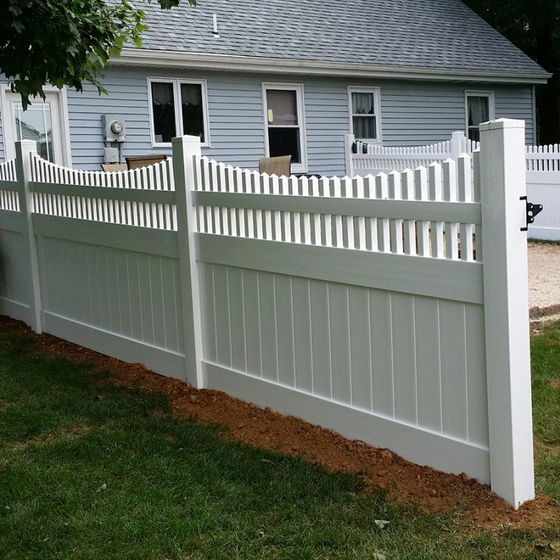 PVC vinyl fence in Ottawa