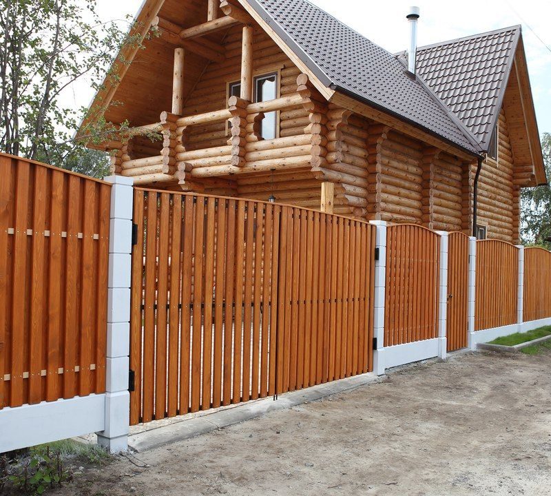 wood fence in Ottawa