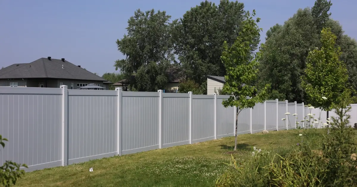 Vinyl Fencing 4
