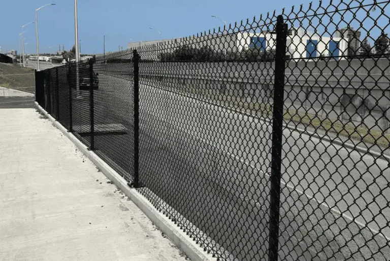 Commercial fencing