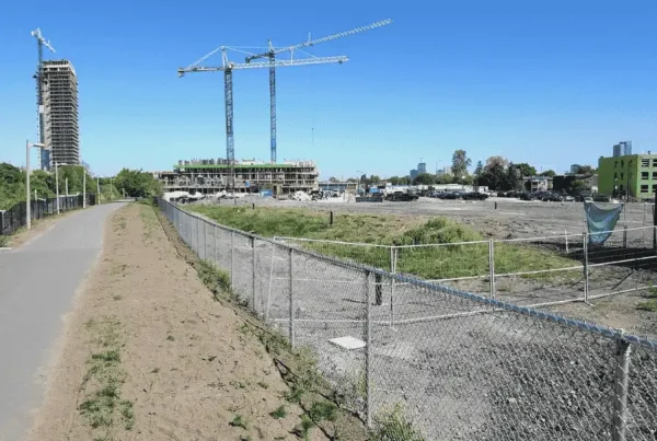 Construction safety fencing