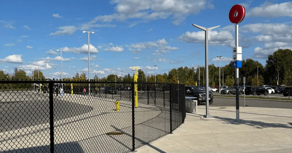 Commercial fencing Ottawa